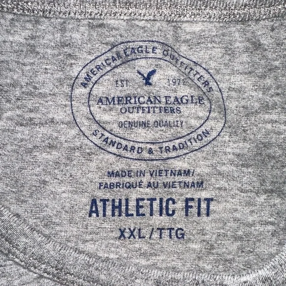 American Eagle Outfitters Men’s Heather Gray Graphic Appliqué Tee - Picture 2 of 4